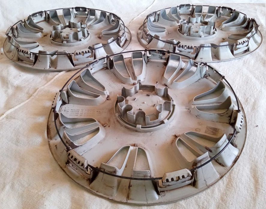 тасове за Опел. 3 броя. 16 инча (R16)