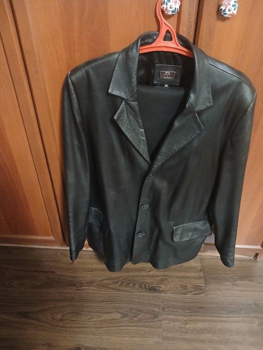 Пиджак чистая кожа в очень хорошем состоянии размер 56