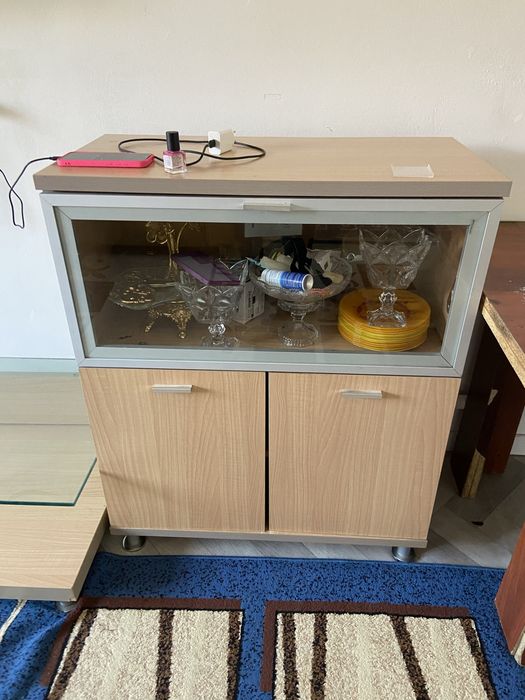 Продам полку под телевизор шкаф.