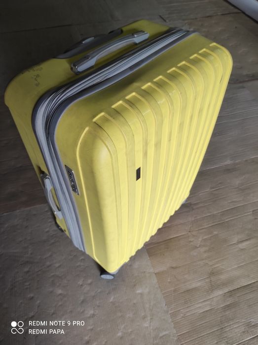 Чемодан б/у продам в рабочем состоянии.