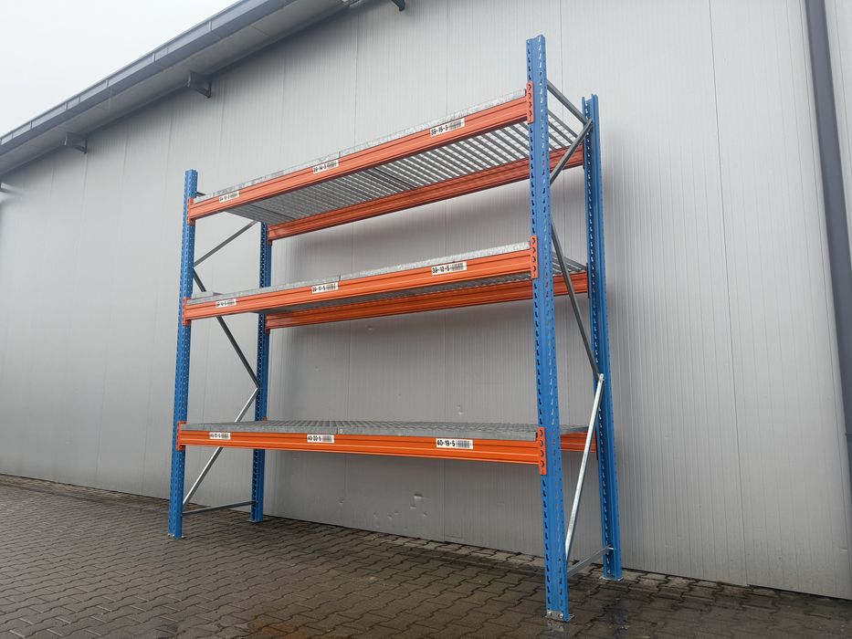 Rafturii metalice cu polite zincate