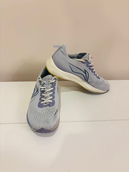 Продам беговые кроссовки Li-Ning Red Hare 8