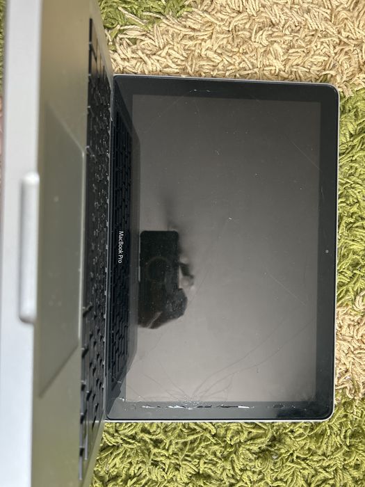 Macbook pro 2012 de 13 - inch perfect functional. Cititi atent descrierea!