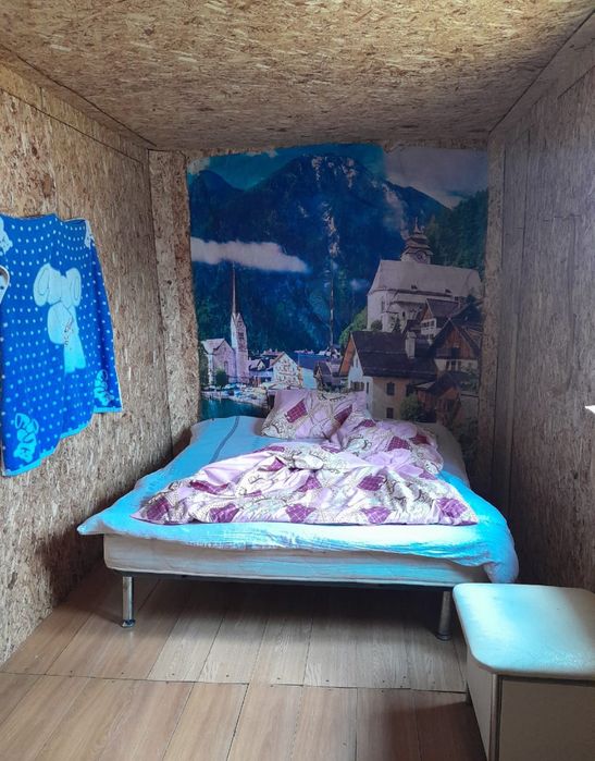 Участок с базой.