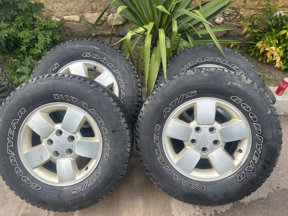 Гуми с джанти за jeep grand Cherokee wj