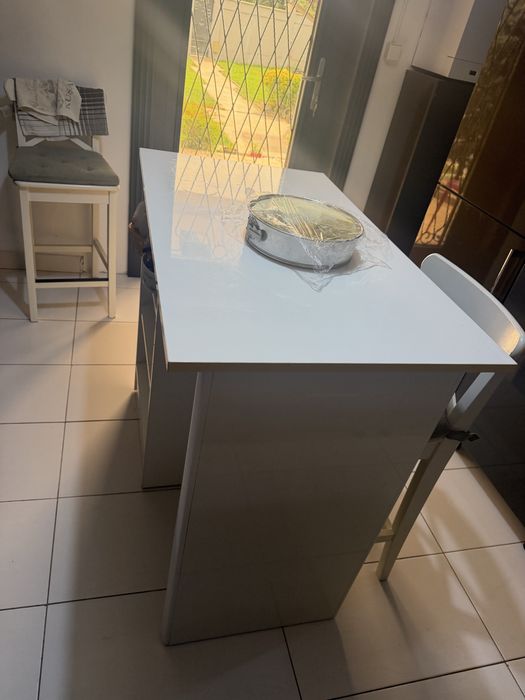 Vand mobila bucatarie cu electrocasnice incluse!