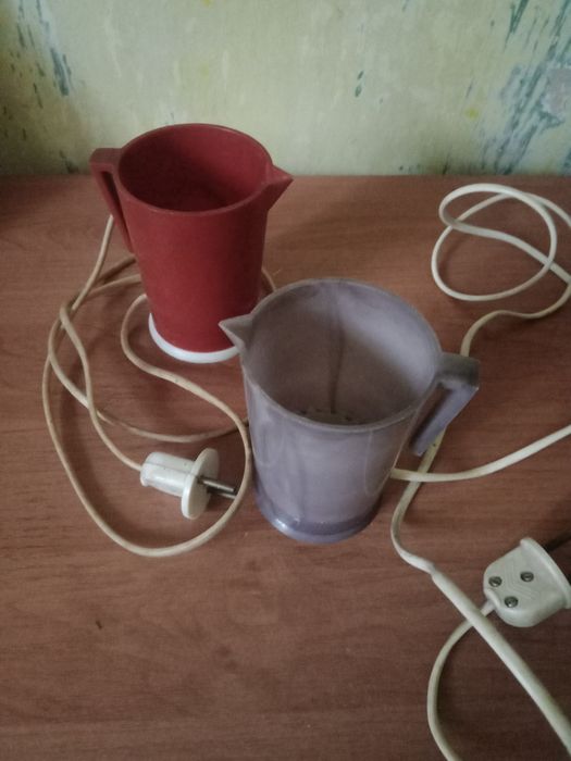 Чайник  кипятильник . 600т .