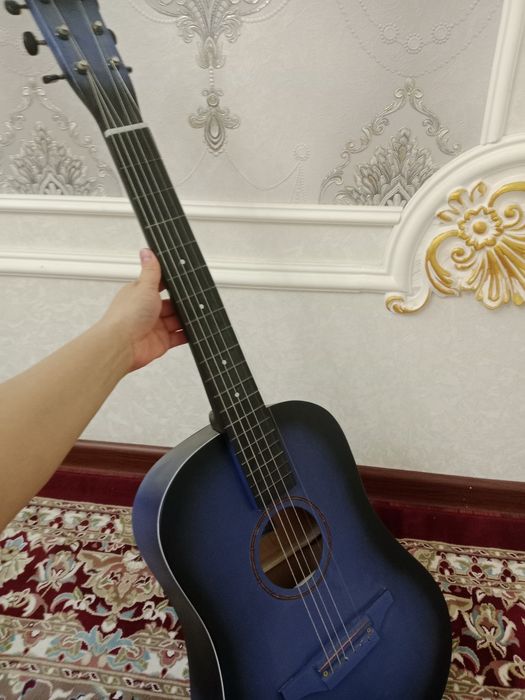 Гитара сотилади 600  минг янги 2 ой ишлатилган