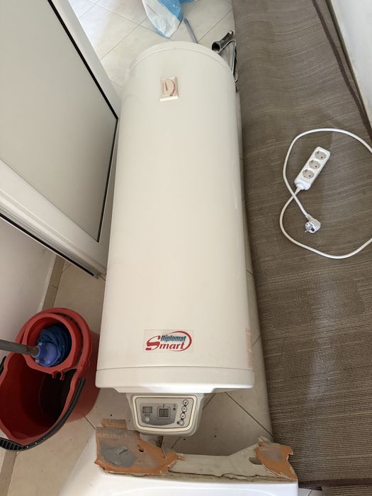 Санитария за баня - бойлер, тоалетна моноблок, мивка, смесители и душ