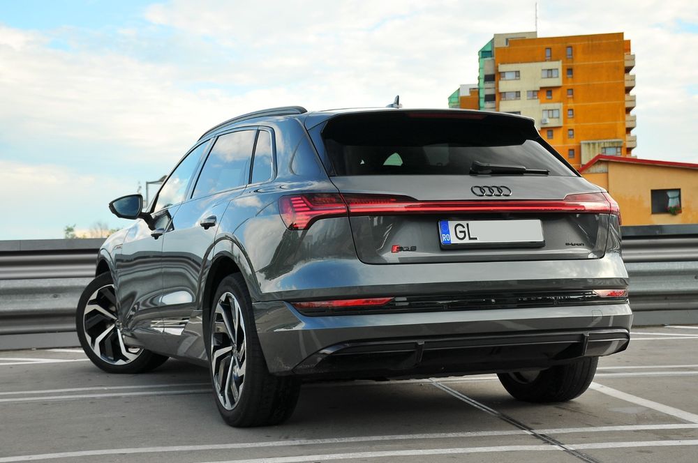 Audi e-tron 55 quattro S-line