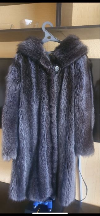 Продам шубу (енот)
