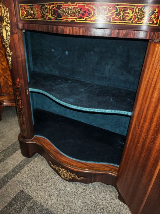 Антикварен шкаф стил Bulle