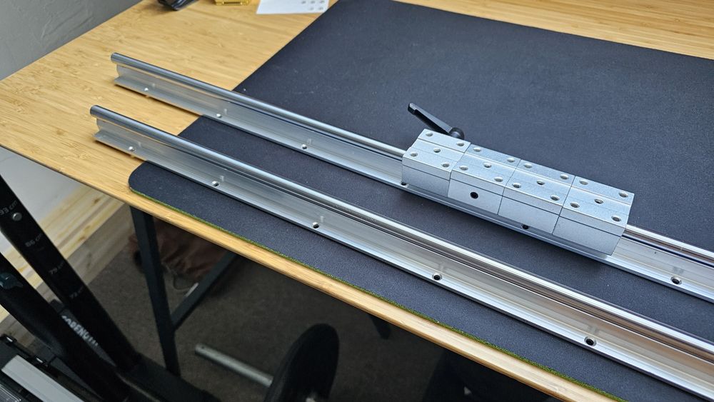 SBR12 Алуминиеви релси / профили - 1 метър