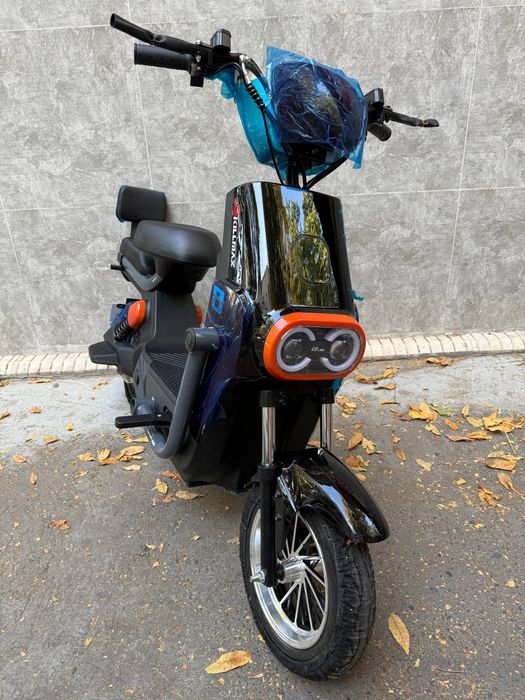 Электронный скутер  новый