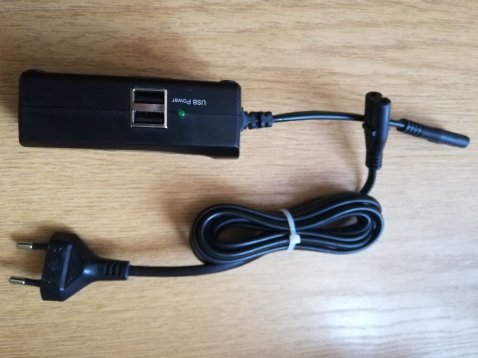Adaptor universal travel cu 2xUSB 1000mA