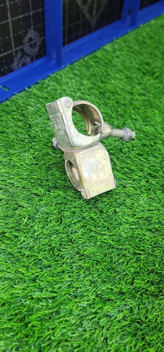 Xомут с поворотным механизмом для труб двойного, Xомут поворотным