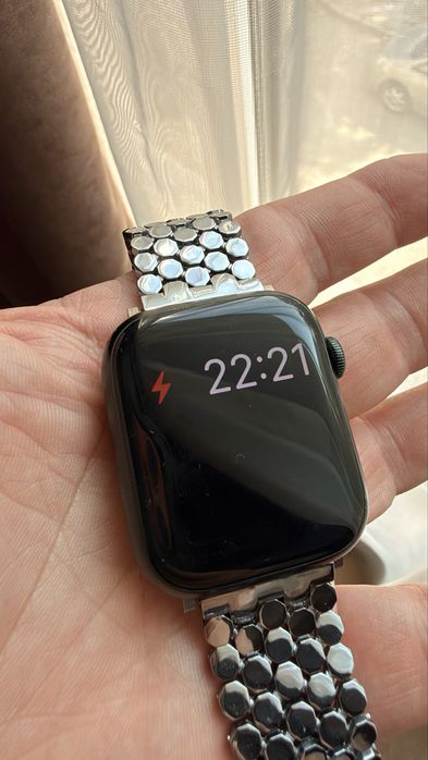 Продавам Apple Watch 7