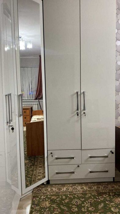 Шифоньер угловой с акрила