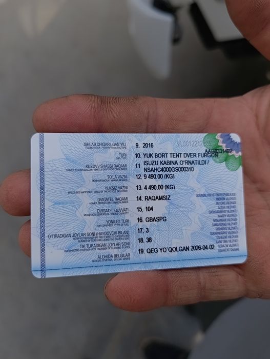 Isuzu moshinasi Sotiladi