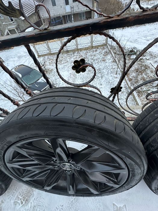 Vând jante Audi R19 + cauciucuri de vară 255/40R19