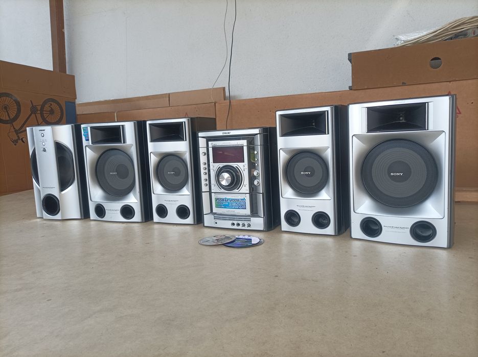 Sony 7800w muzikalni sentr sotiladi sastayanasi yaxshi hamma joyi ishl