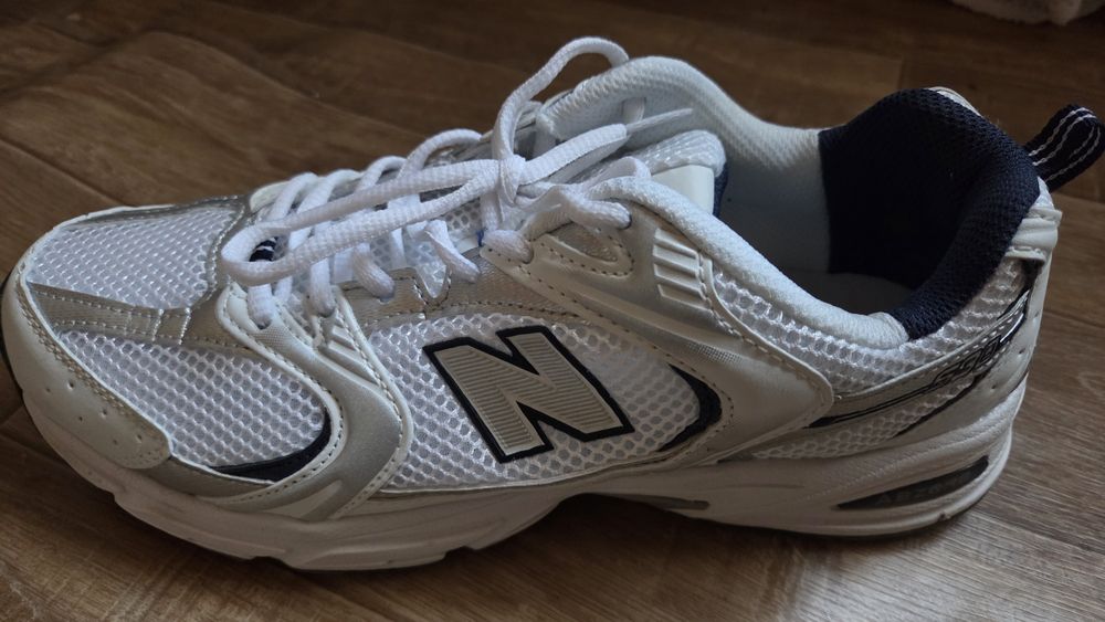 Кроссовки летние 42 размера новый