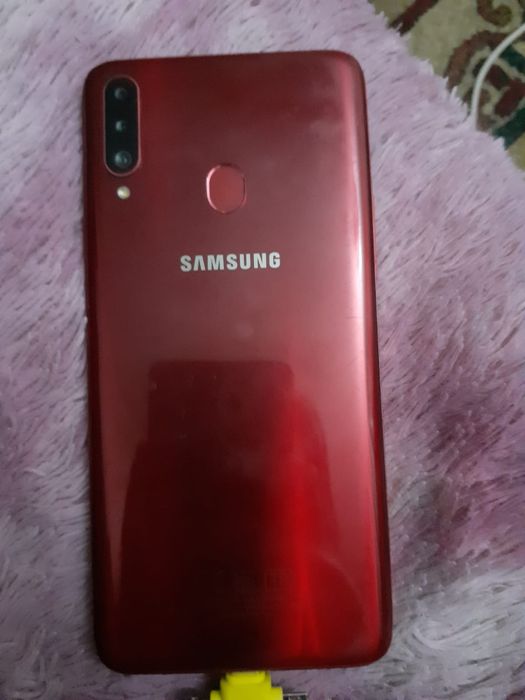 продам телефон  самсунг А20s