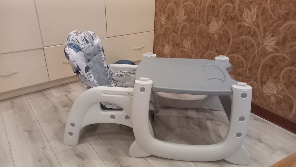 Продам стулья детский. 2в1