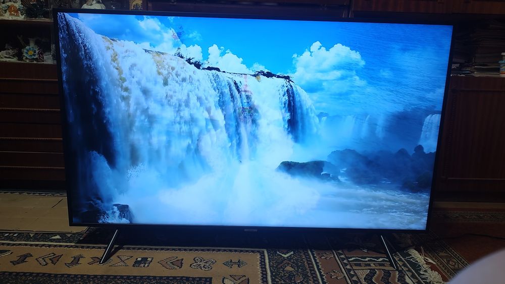 Smart tv Samsung 139 cm , model 55nu7102k