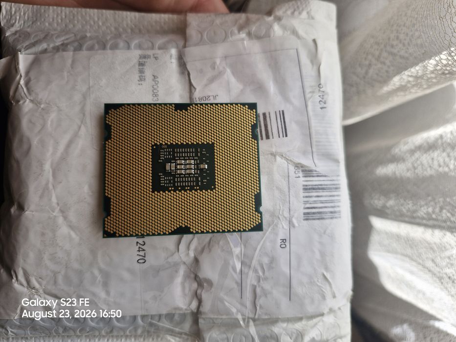 Procesor Intel i7 3820 + cooler Thermaltake cu 5 heatpipes