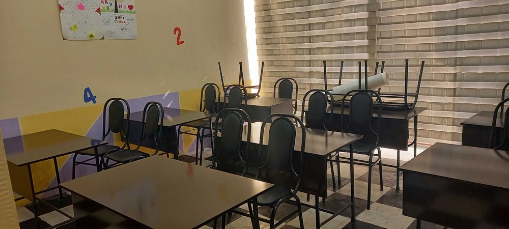 Укув курслари  учун парта стуллар. Янгидек. 2 хил усулда таёрланган.