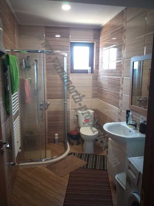 Страхотна едноетажна къща в много хубаво крайбрежно село