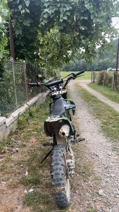 Vand jhr de 125 intr-o stare impecabila