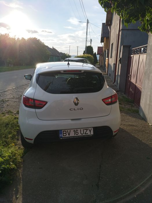 Vând Renault Clio