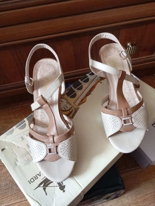 Женская обувь б/у