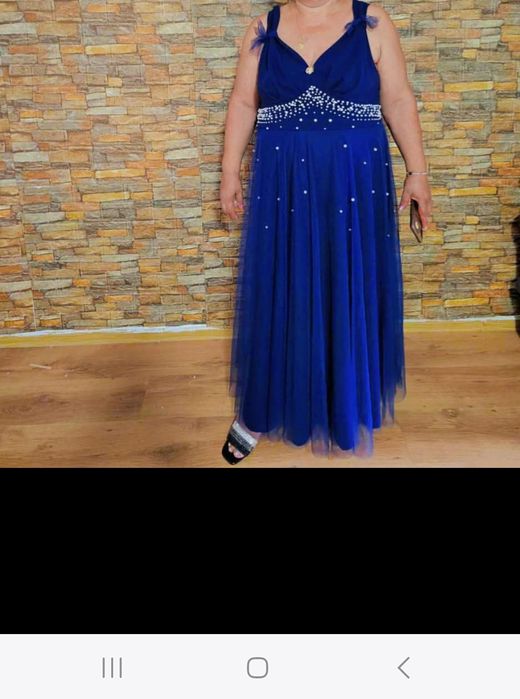 Rochie albastra superba cu paiete făcută cu o croiala din tull