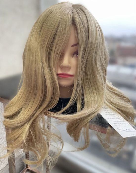 Peruca blond aluna