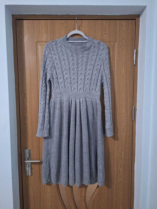 Rochie gri, crosetata, marimea XL, cu pliuri