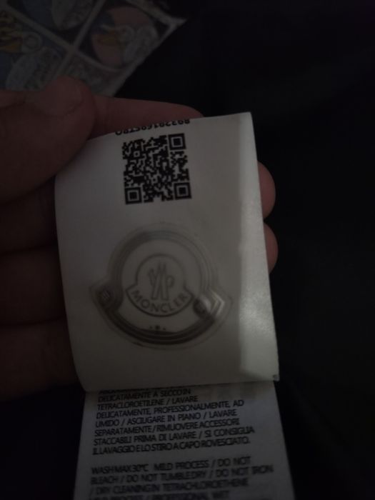 Vand geaca moncler originala cu scanare logo nfc