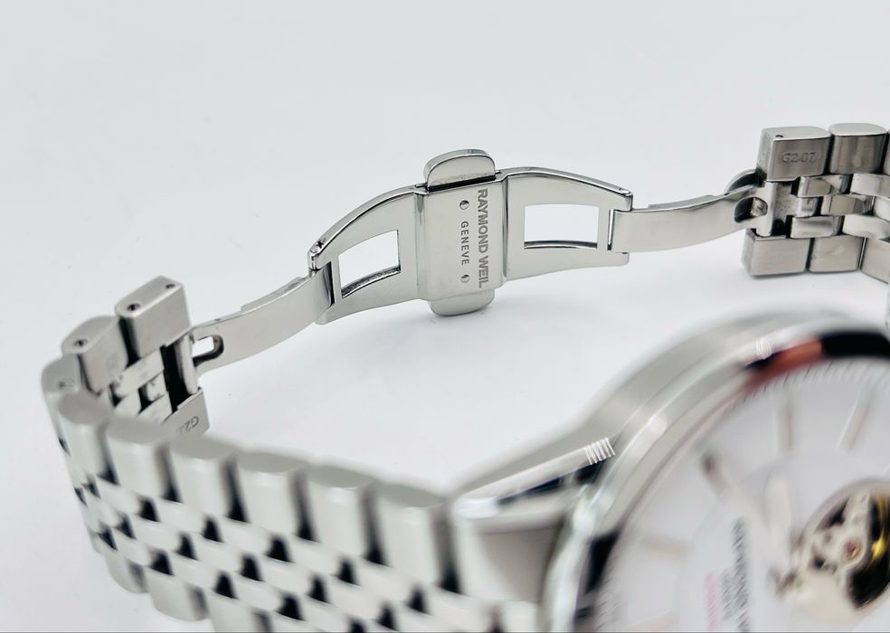 RAYMOND WEIL Freelancer Open Heart нов модел мъжки часовник