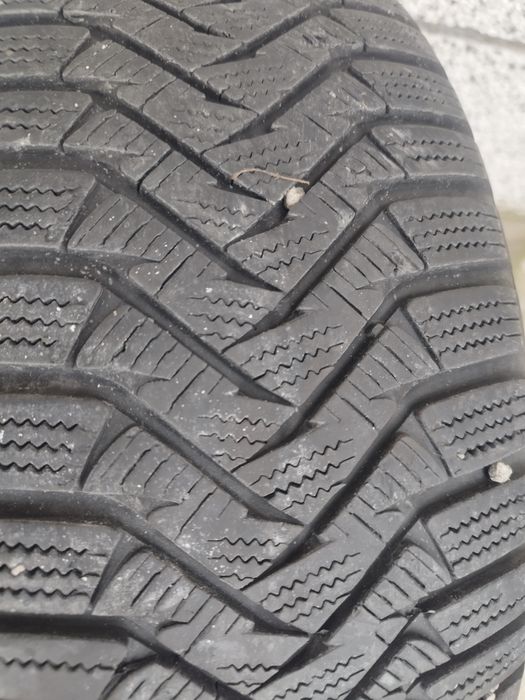 Зимни гуми 205 55 16 laufenn