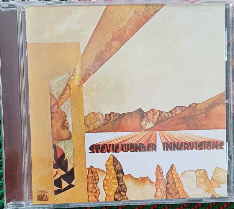 Продавам четири диска на Earth Wind & Fire и един диск на Stevie Wonder