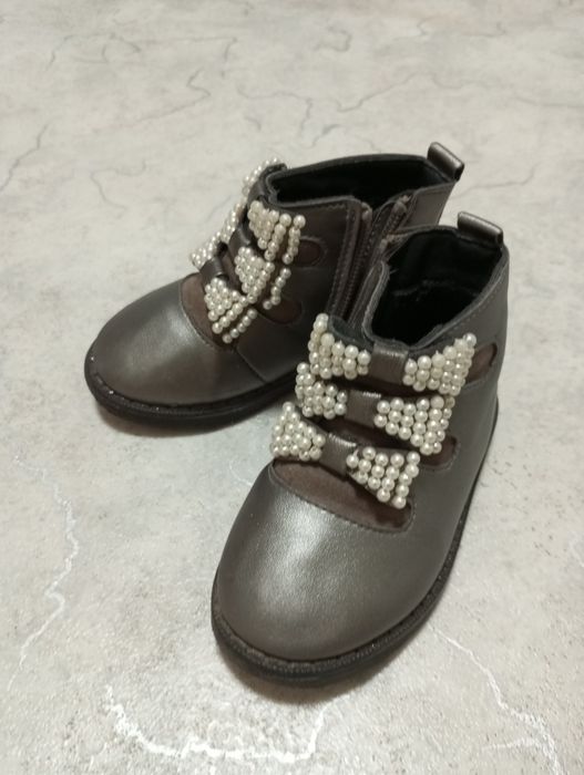 продаю детскую обувь