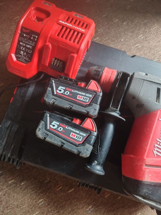 Vând rotopercutor Milwaukee M18 chpx