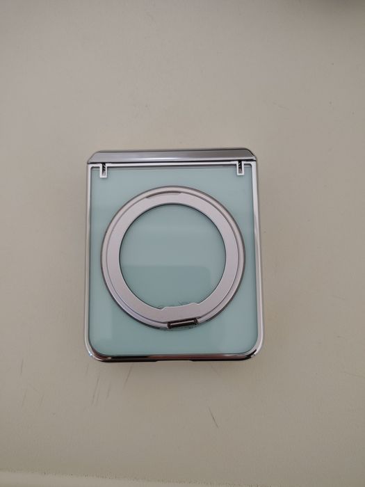 Vând Samsung  Galaxy Flip 6