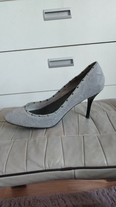 Pantofi stiletto