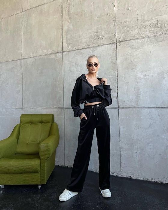 Велурен костюм с персонализиран ластик