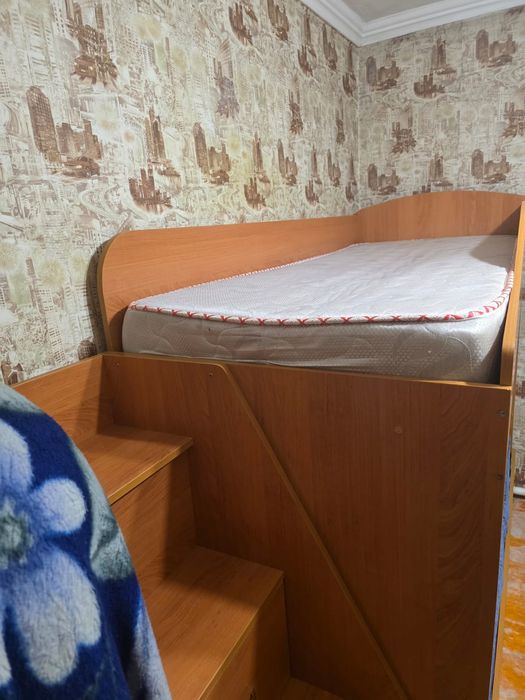 Продам 2-х ярусную кровать