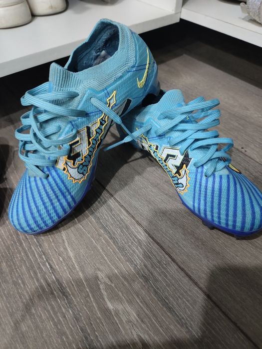 продам футбольные бутсы 36 размер