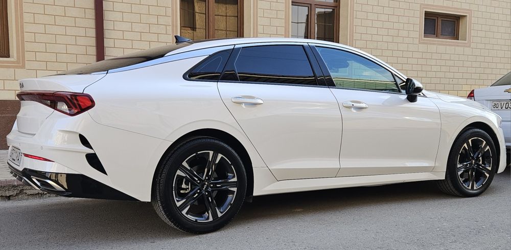 КИЯ - KIA K 5 2023-yil Panorama tomli Koja salon Lyuks